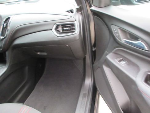 Certified 2022 Chevrolet Equinox RS w/ Infotainment Package FWD image 19