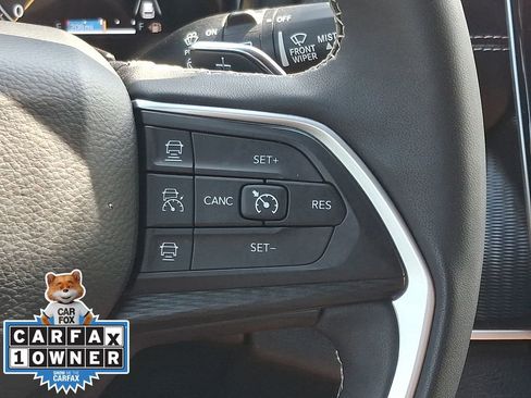 Used 2025 Jeep Grand Cherokee Altitude AWD/4WD image 22