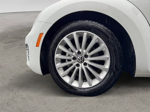 Used 2019 Volkswagen Beetle 2.0T SE image 9