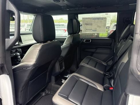 New 2025 Ford Bronco Outer Banks w/ Sasquatch Package AWD/4WD image 10