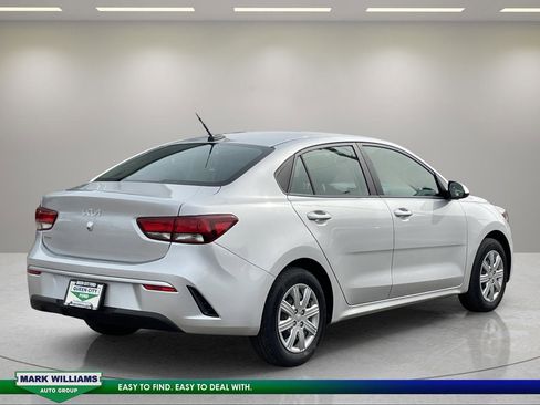 Used 2022 Kia Rio S image 3