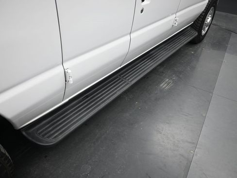 Used 2012 Ford E-350 and Econoline 350 XLT image 22