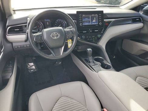 Used 2022 Toyota Camry SE FWD image 10