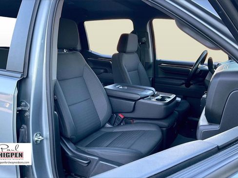 Used 2025 Chevrolet Silverado 1500 LT image 7