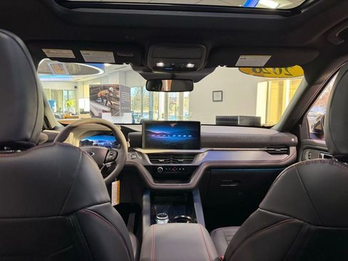 New 2026 Ford Explorer ST-Line w/ ST-Line Street Pack AWD/4WD image 16