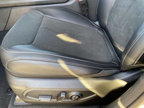 New 2025 Jeep Grand Cherokee Laredo image 10