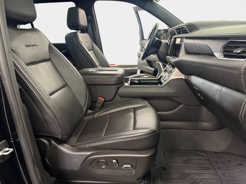Used 2024 GMC Yukon Denali AWD/4WD image 13