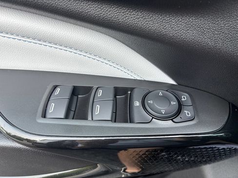 New 2026 Chevrolet Trax LT w/ LT Convenience Package FWD image 21