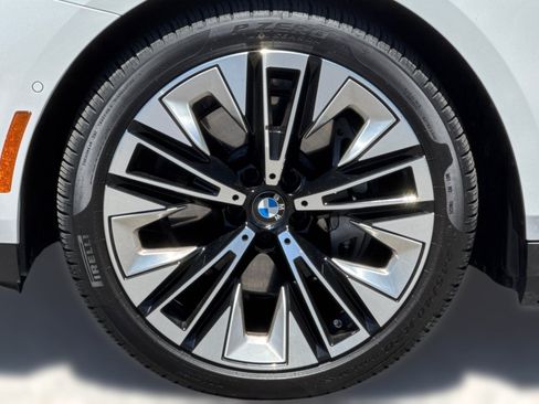 Used 2026 BMW i5 eDrive40 RWD image 13