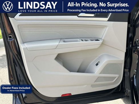 Used 2023 Volkswagen Atlas SE w/ Panoramic Sunroof Package AWD/4WD image 9