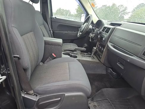 Used 2012 Jeep Liberty Sport AWD/4WD image 7