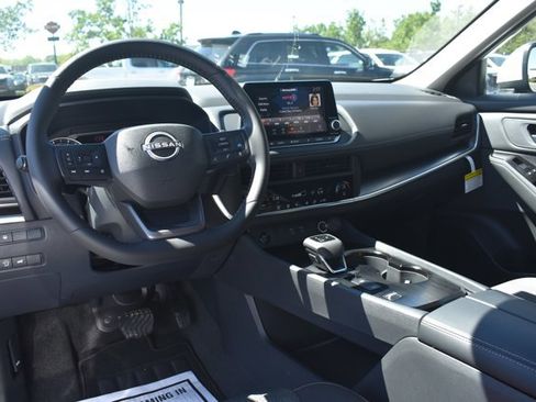 New 2026 Nissan Rogue SV FWD image 17