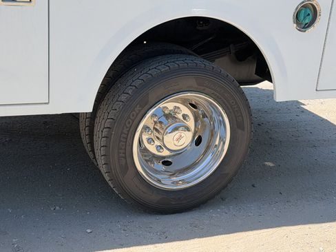 New 2026 RAM 5500 Tradesman w/ Chrome Appearance Group image 12