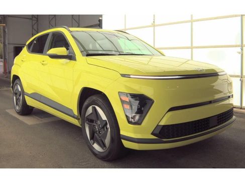 Used 2024 Hyundai Kona SEL FWD image 2