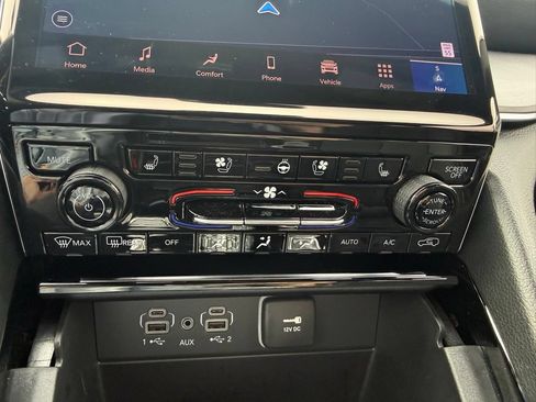 New 2025 Jeep Grand Cherokee Overland AWD/4WD image 23