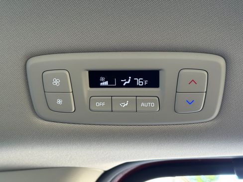 Used 2025 Kia Carnival EX FWD image 40