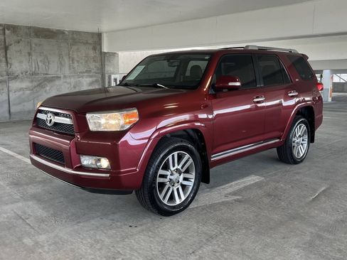Used 2011 Toyota 4Runner SR5 w/ Premium Pkg w/Leather AWD/4WD image 9
