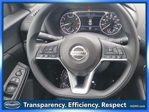 Used 2023 Nissan Sentra SV FWD image 17