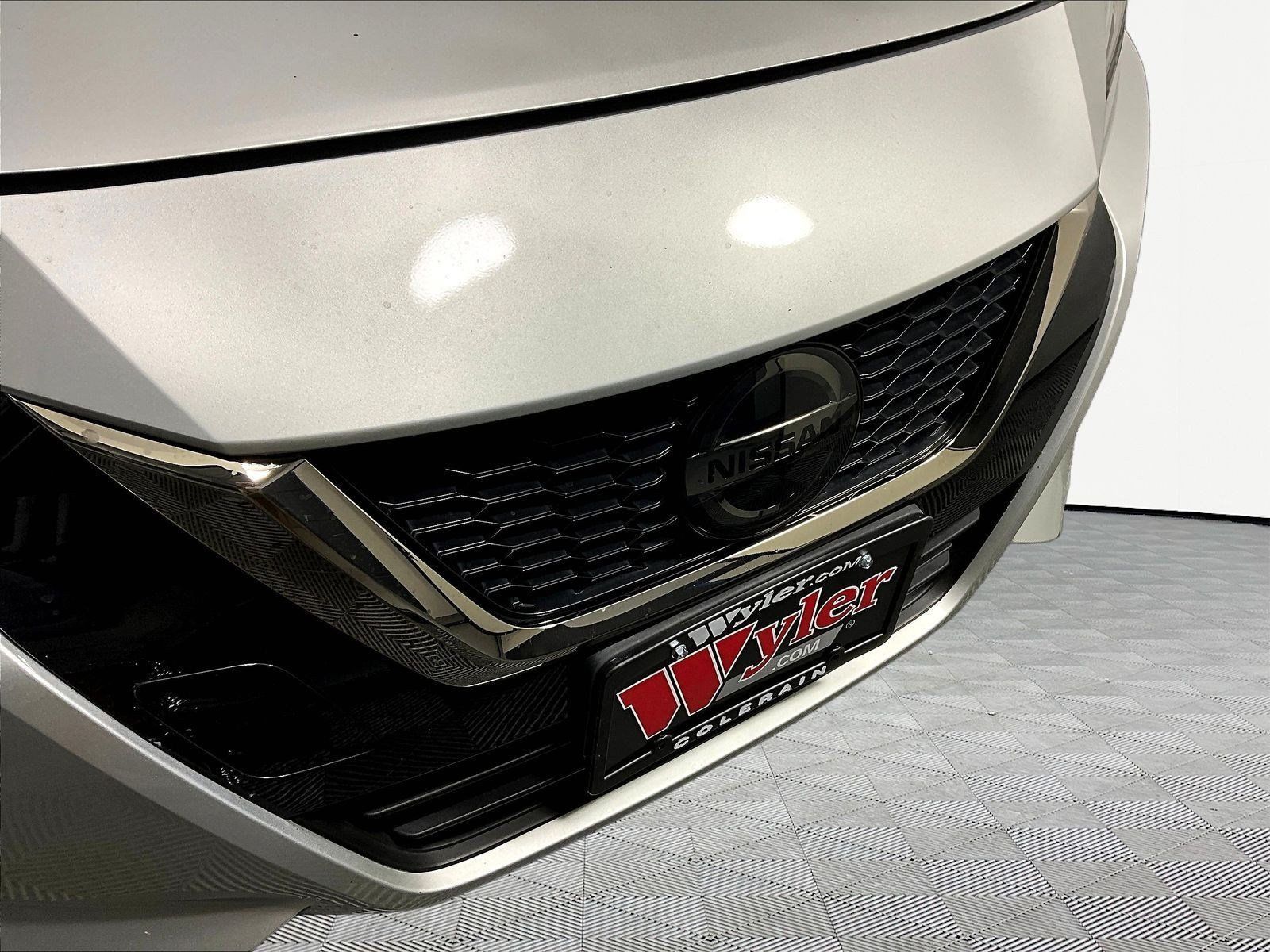 Used 2020 Nissan Versa SR w/ Convenience Package FWD image 32