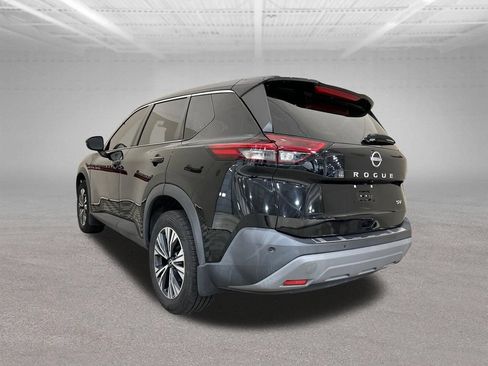 Used 2022 Nissan Rogue SV FWD image 3