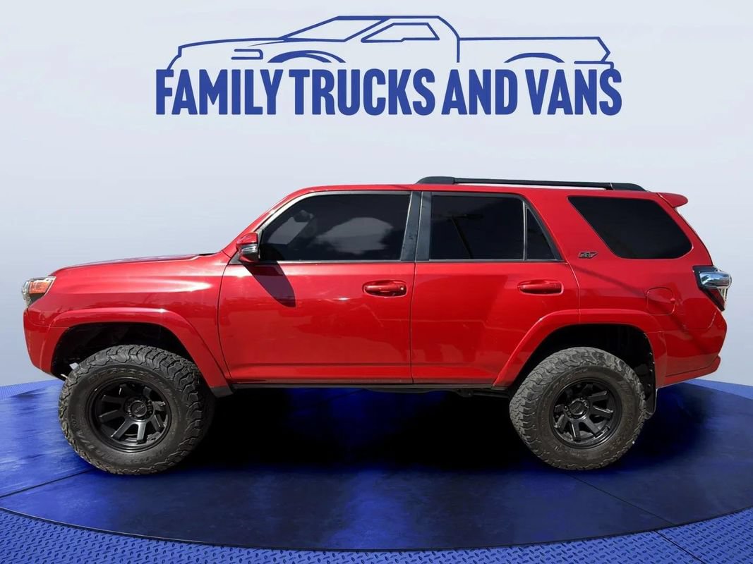 Used 2018 Toyota 4Runner SR5 Premium AWD/4WD image 2