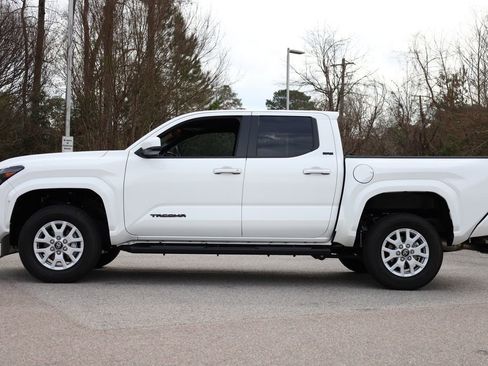 Used 2024 Toyota Tacoma SR5 image 22