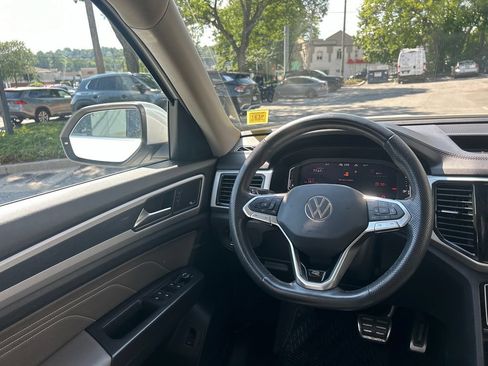 Used 2023 Volkswagen Atlas SEL Premium AWD/4WD image 25