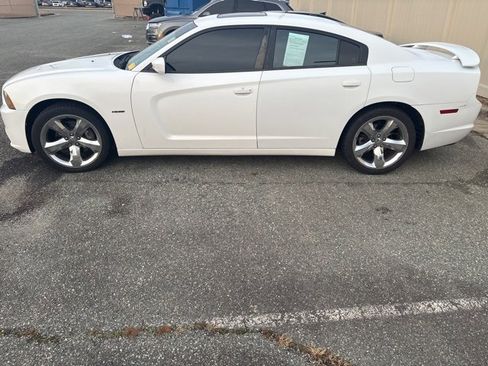 Used 2011 Dodge Charger R/T w/ Wheels & Tunes Group image 1