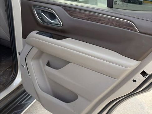 Used 2022 Chevrolet Tahoe LT w/ Luxury Package AWD/4WD image 31