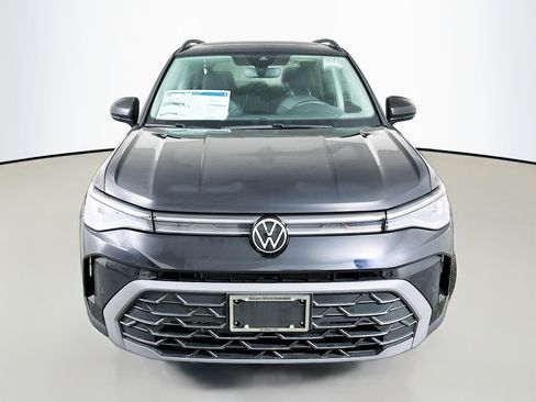 New 2026 Volkswagen Taos SE image 2
