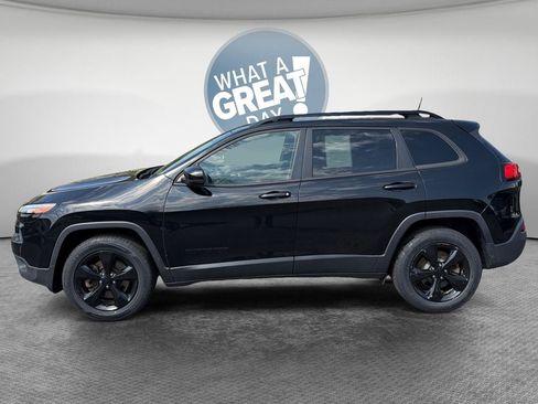 Used 2017 Jeep Cherokee High Altitude AWD/4WD image 7