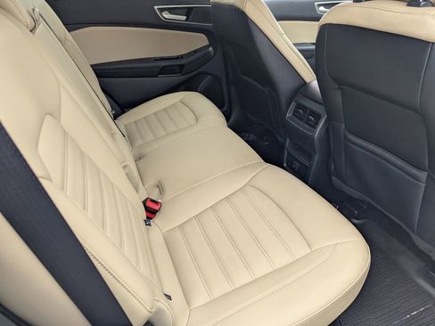 Used 2020 Ford Edge SEL AWD/4WD image 11