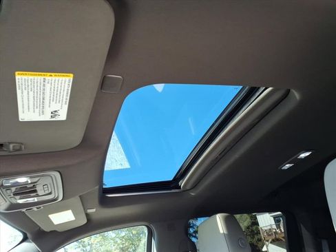 Used 2022 Chevrolet Silverado 1500 LTZ w/ LTZ Premium Package image 18