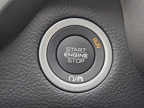 Used 2026 RAM 1500 4x4 Crew Cab image 25