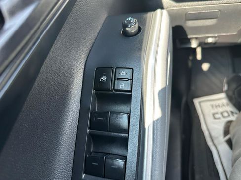 Used 2023 Toyota Highlander LE FWD image 14