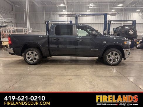 New 2026 RAM 1500 4x4 Crew Cab image 2