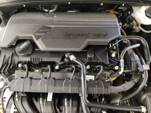 Used 2025 Hyundai Elantra Sport FWD image 30