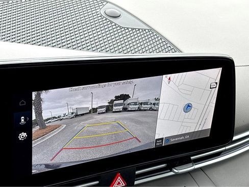 Used 2025 Hyundai Elantra SEL FWD image 29