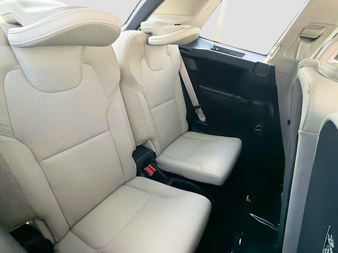 Used 2025 Volvo XC90 B5 Plus w/ Protection Package Premier AWD/4WD image 20