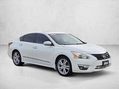 Used 2015 Nissan Altima 3.5 SL image 2