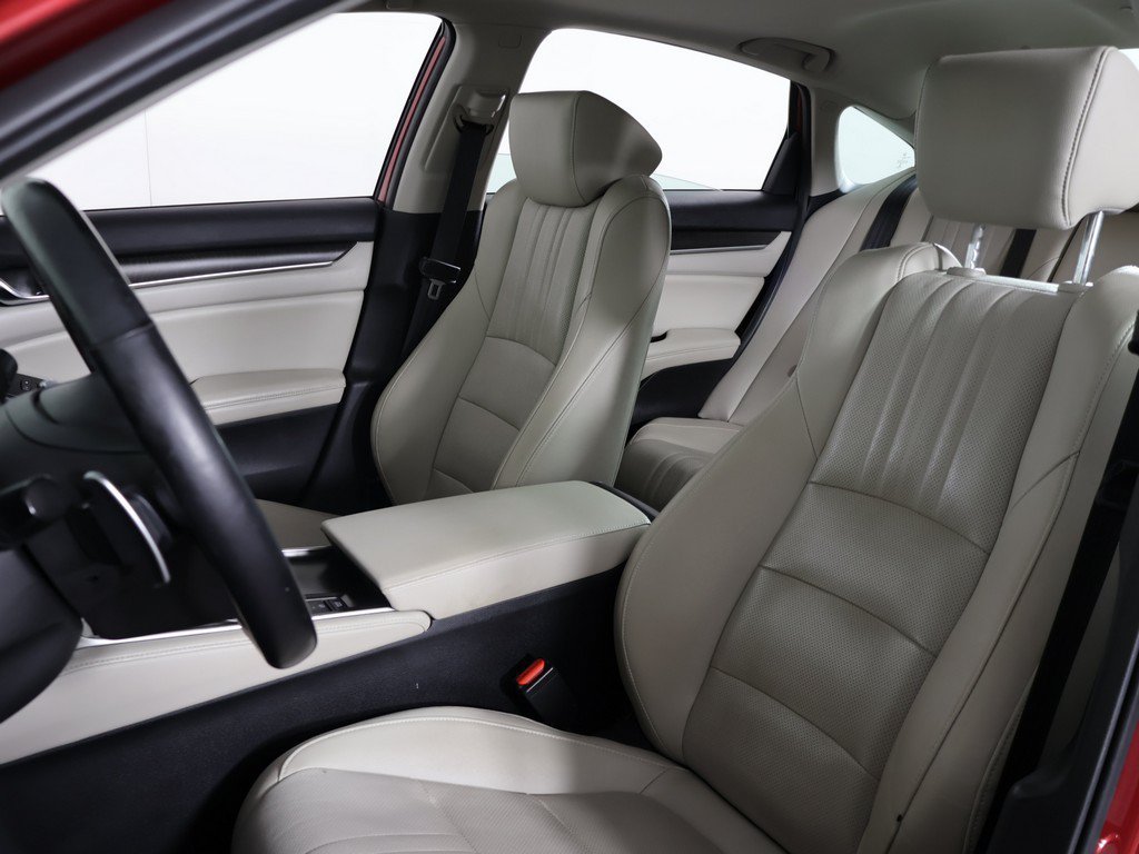 Used 2019 Honda Accord Touring image 32