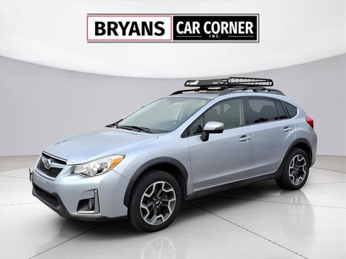 Used 2017 Subaru Crosstrek 2.0i Limited image 1
