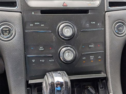 Used 2017 Ford Taurus SEL w/ Equipment Group 201A image 28