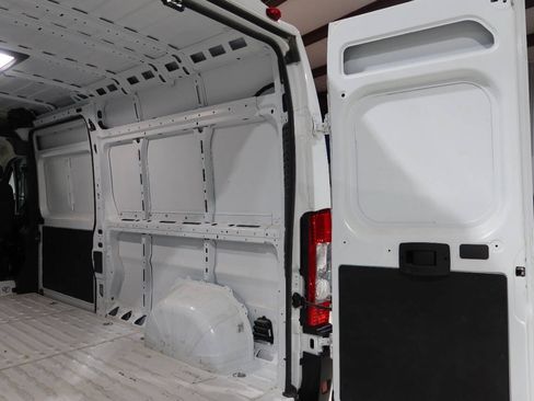 Used 2024 RAM ProMaster 2500 w/ Safety Group FWD image 16