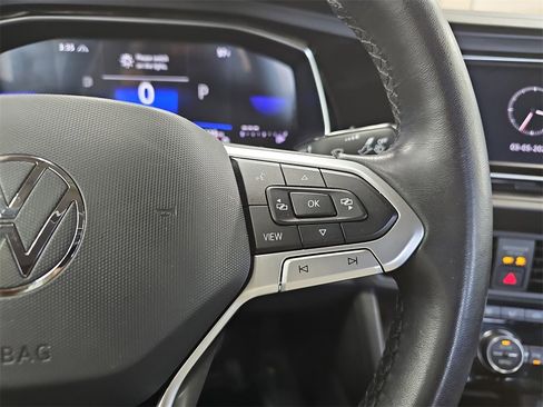 Used 2024 Volkswagen Jetta SE image 17