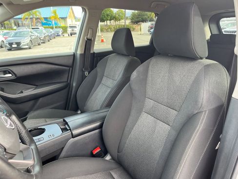 Used 2025 Nissan Rogue SV FWD image 38