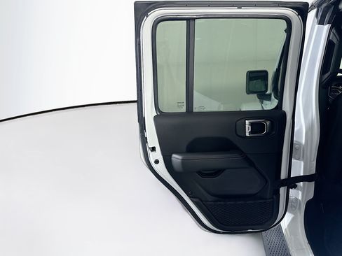 Used 2023 Jeep Wrangler Unlimited Sahara w/ Cold Weather Group AWD/4WD image 26