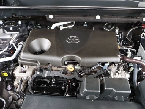 Used 2022 Toyota RAV4 XLE Premium FWD image 31