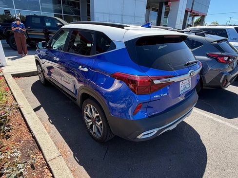 Used 2021 Kia Seltos SX w/ SX Sunroof Package AWD/4WD image 4