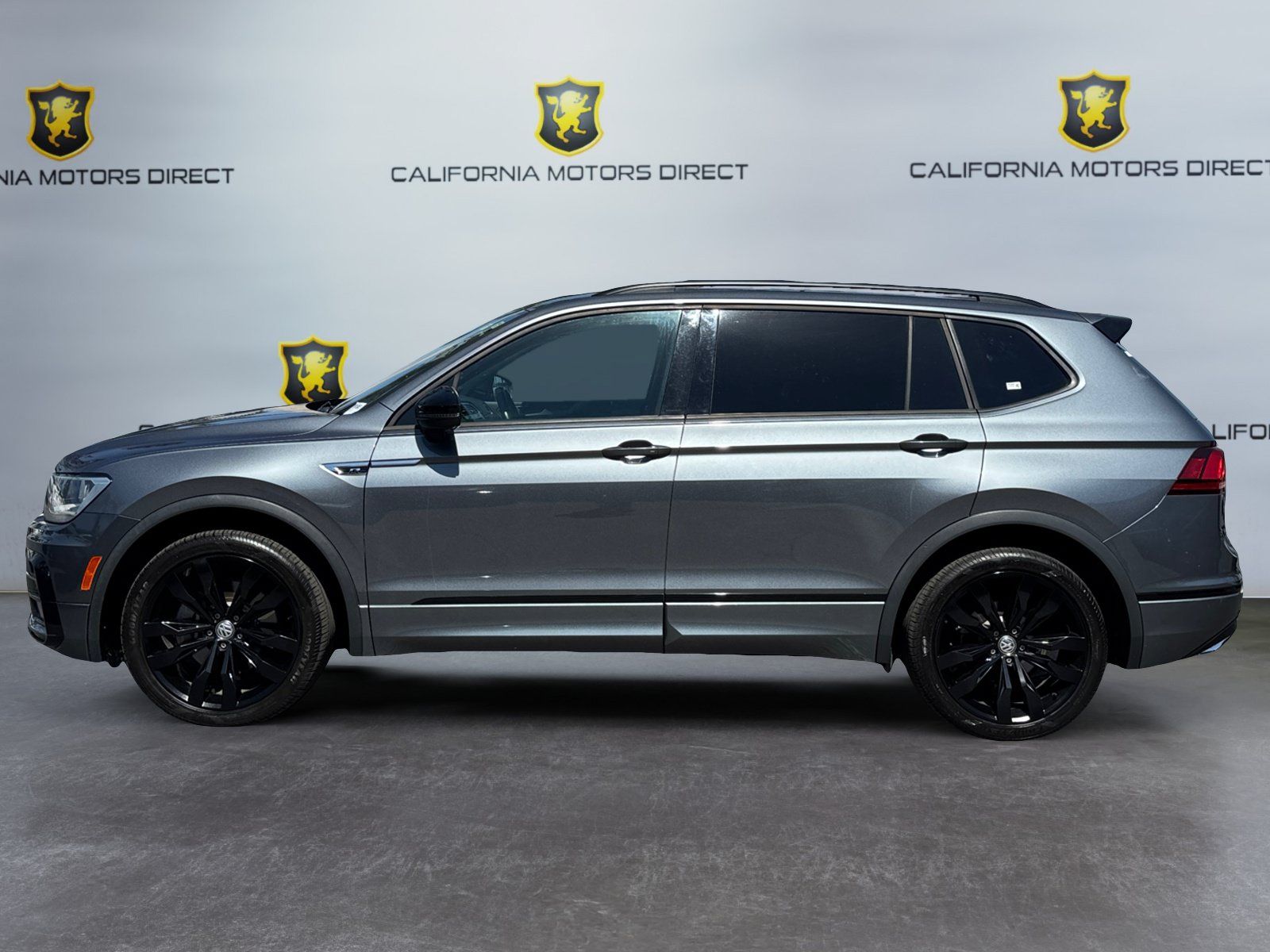 Used 2021 Volkswagen Tiguan S FWD image 2